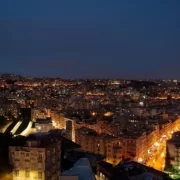 1024px-Night_view_of_Napoli_-_panoramio_(1) ночной неаполь